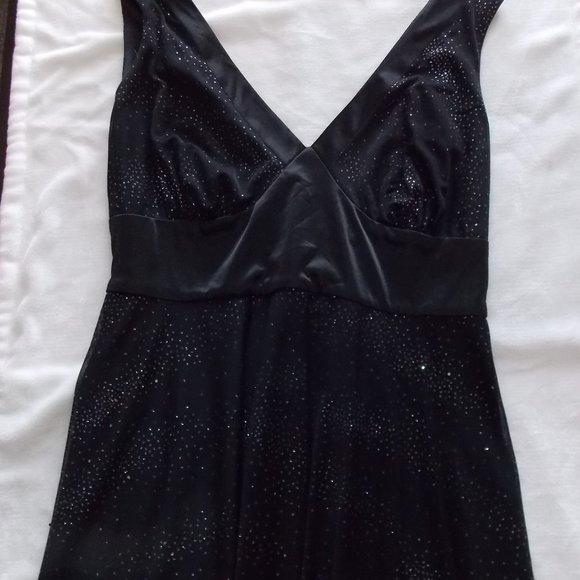 Black V-Neck Glittery Dress - Picture 7 of 8